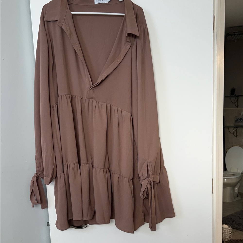 Relaxed Tiered Long-Sleeve Shirt Dress in Dusty Brown
